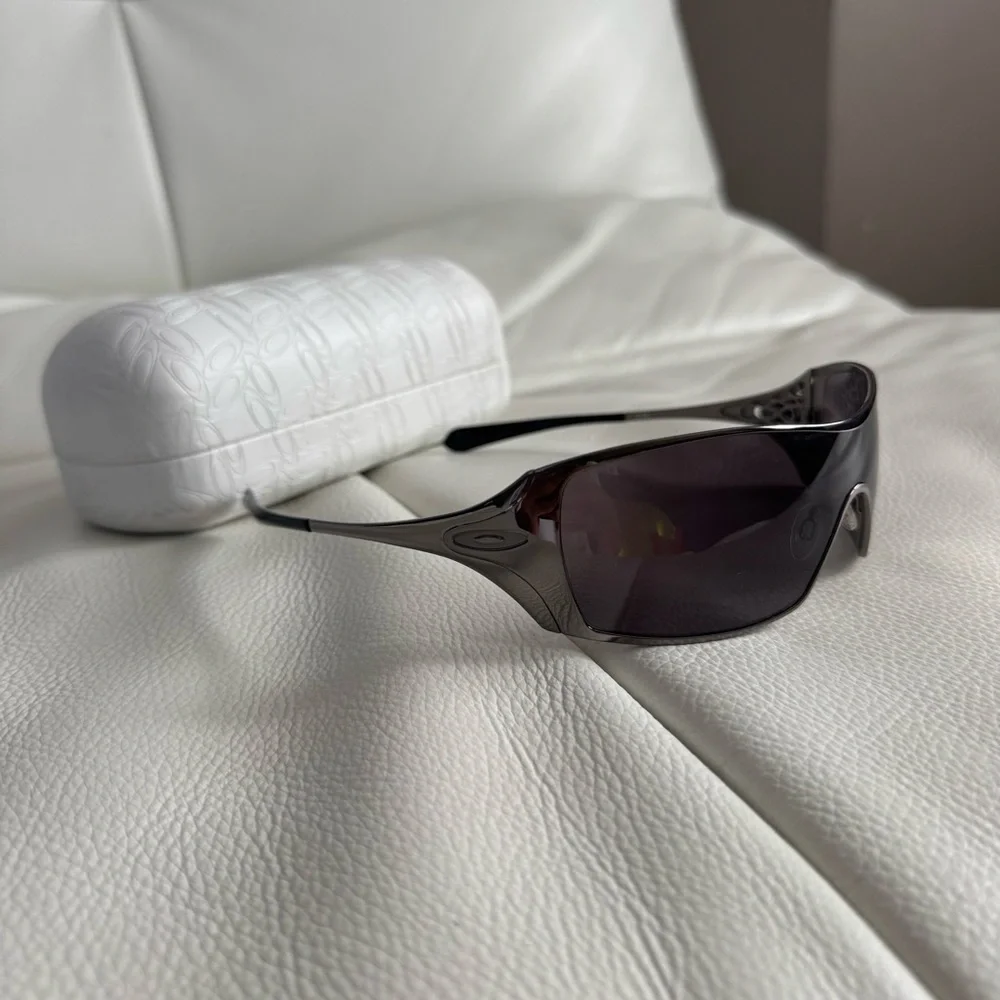 Oakley Dart Unisex Shield Sunglasses